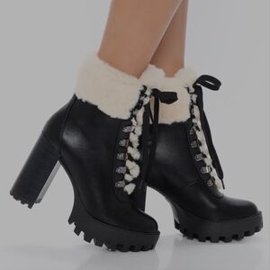 Woman's Fur Lined Ankle Booties*Size 10* Block Heel* In The Original Box*